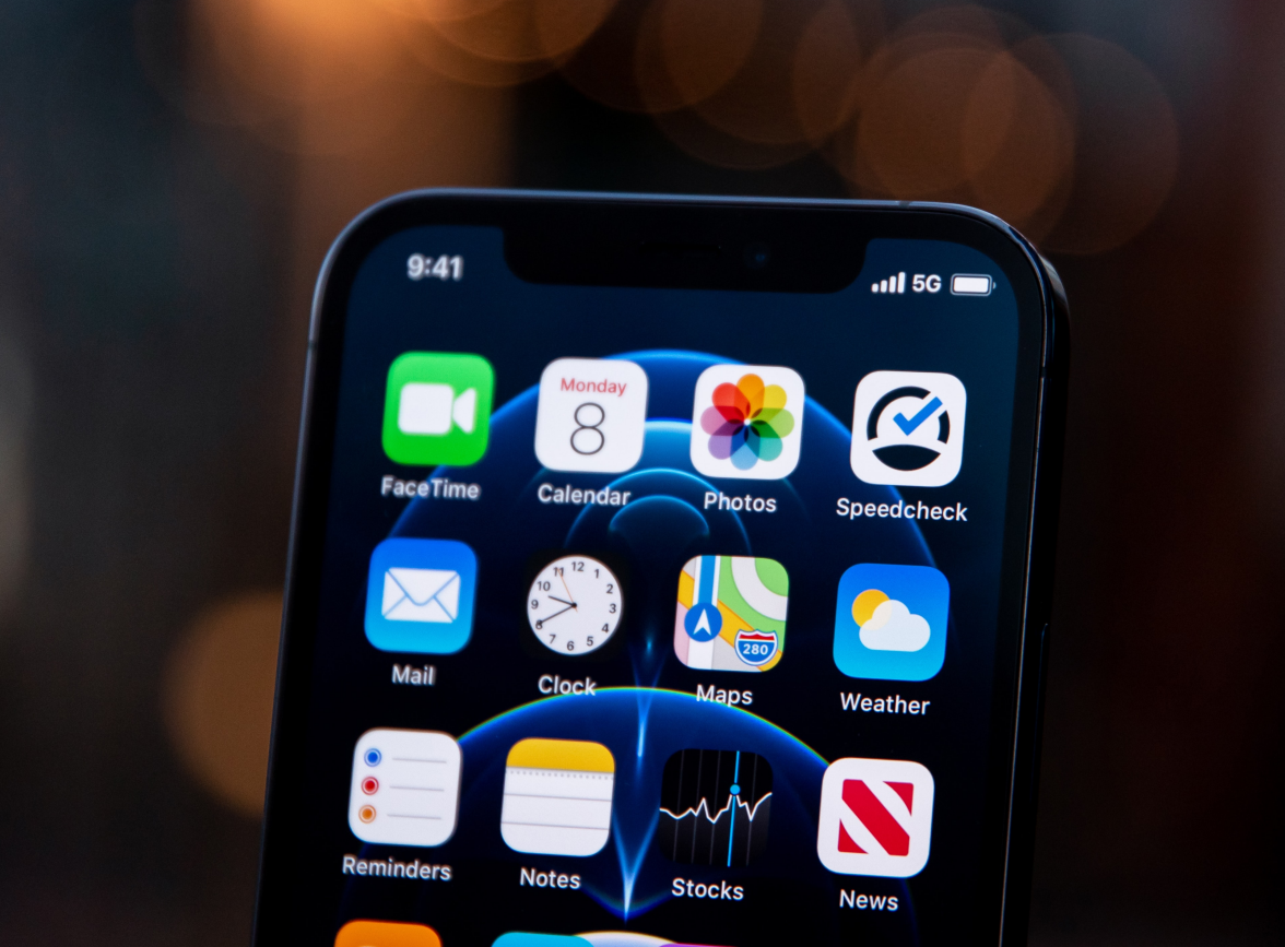 邵原镇苹果手机维修分享为什么 iPhone 12 在冬季会自动关机 